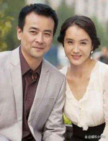 演员罗钢娶小23岁郝蕾陪娇妻战胜家族遗传病48岁老来得子