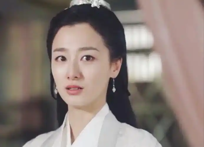 《锦衣之下》上官曦