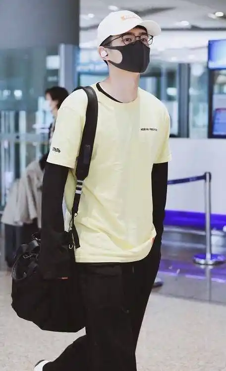 刘昊然化身小黄人,全副武装现身机场,双ok手势戳中萌点_婚礼_长袖
