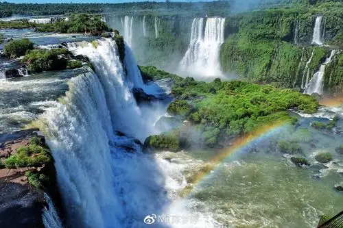 春光乍泄中的伊瓜苏瀑布爱过的都是风景