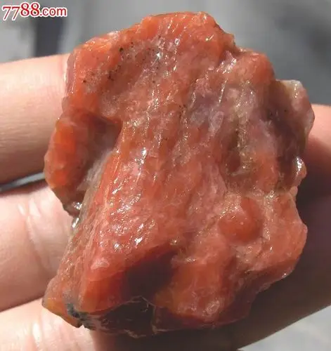 漂亮云南南红玛瑙原石1块