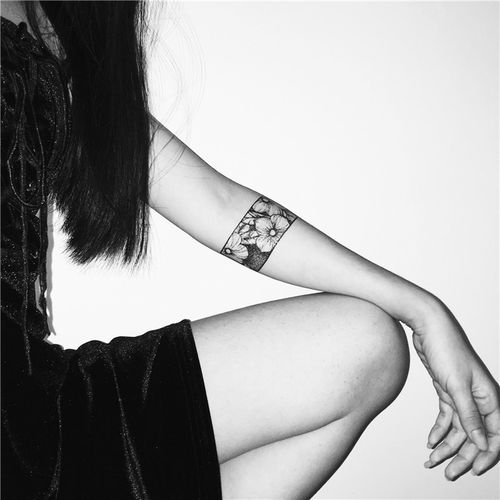 她画 手臂臂环 素花纹身贴手腕防水持久女花臂简约刺青贴纸男