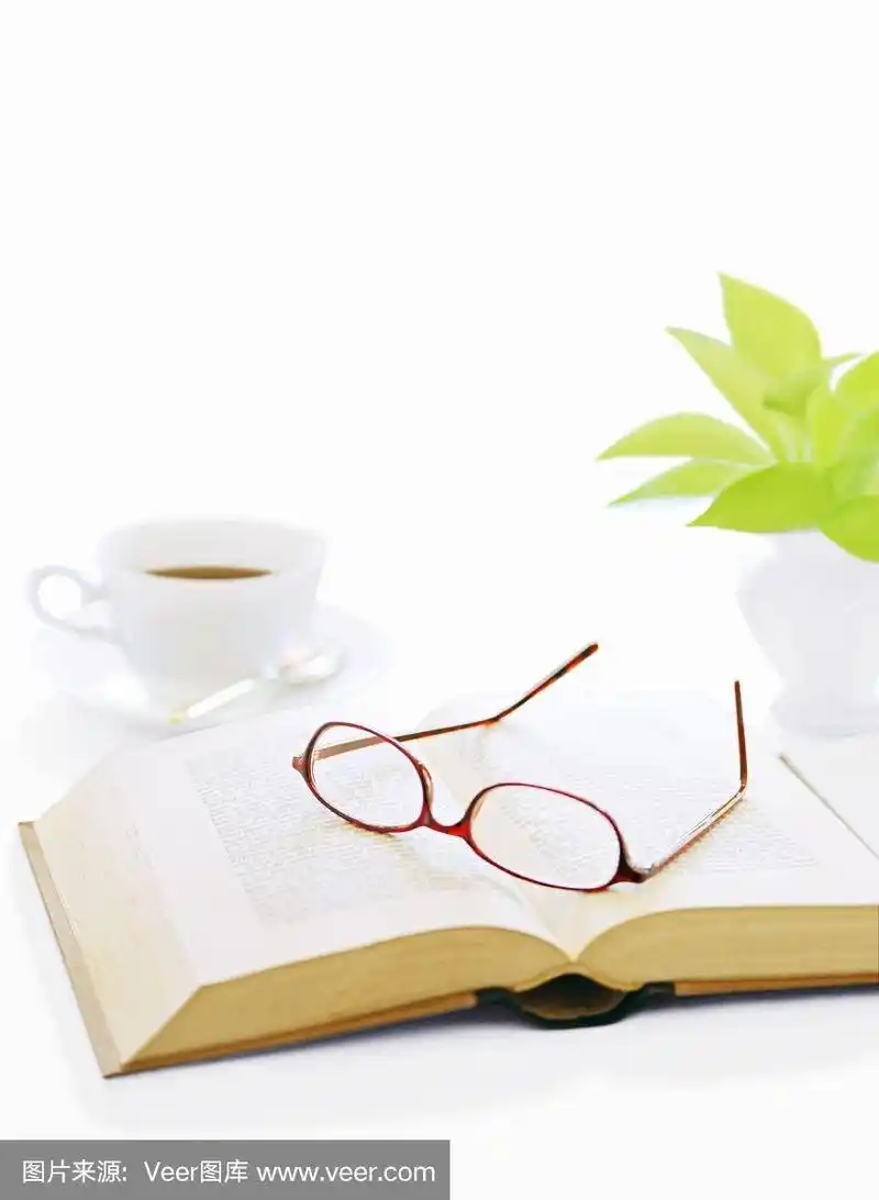 书,眼镜和咖啡