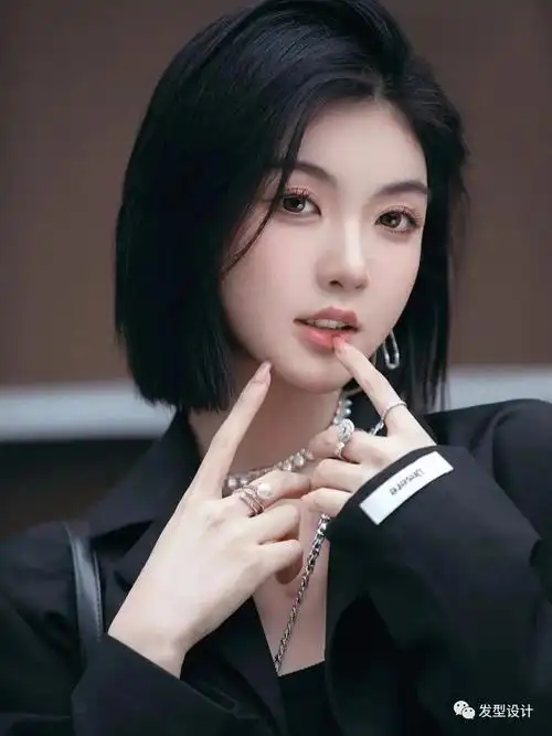 女生八字刘海 八字刘海配短发 - 时代开运网