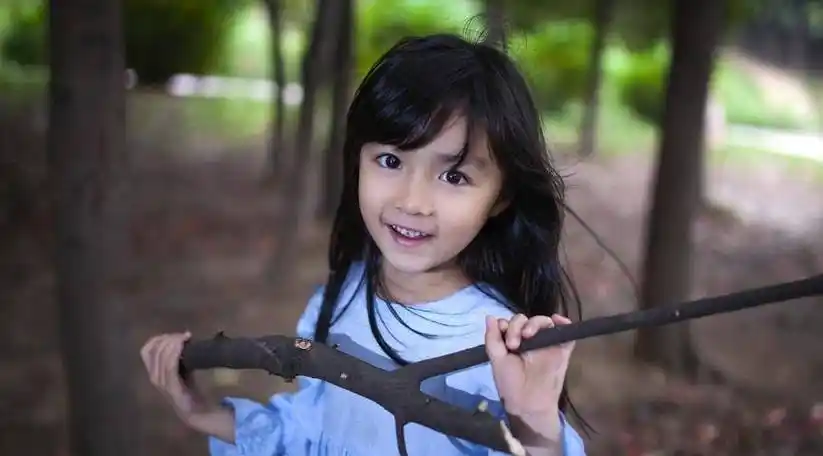 00后童星"飞跃"成长,男生个头窜高认不出,女生灵气不再变时尚_安鑫