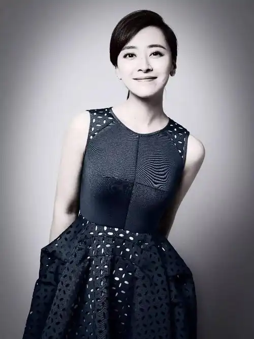 她是女版吴晓波因美貌被质疑董明珠在她面前哭这位108