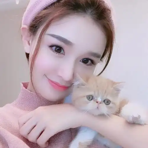 在现实生活中,男人都喜欢这种长相的美女