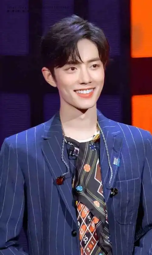 明星笑容多迷人?肖战治愈,王一博特形象,但是不如最经典的他!