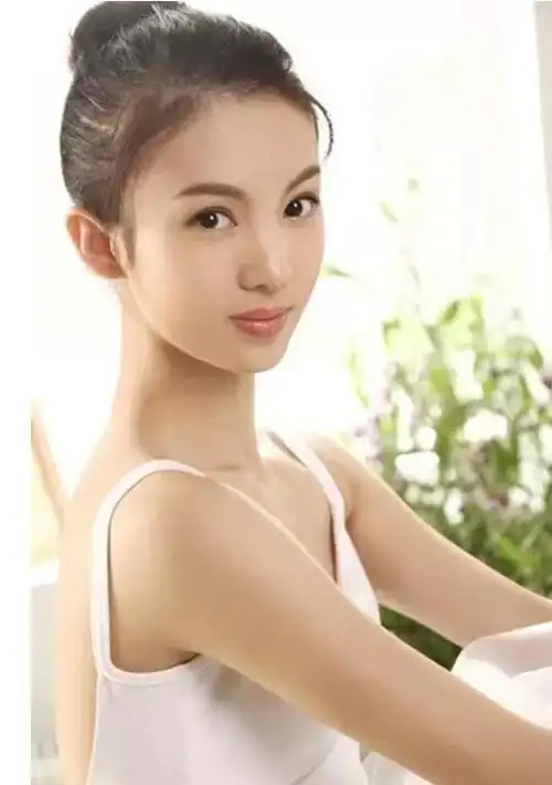 金晨重操旧业挑战体操?明明重金被挖,怎么资源虐到不行