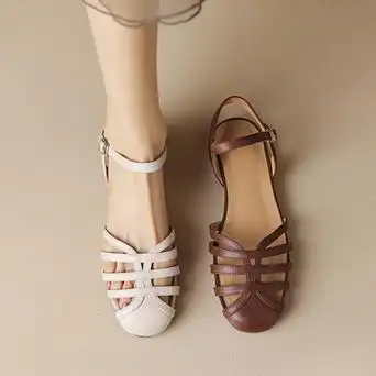 大码凉鞋女夏季新款复古平底包头编织镂空一字扣带软底罗马猪笼鞋