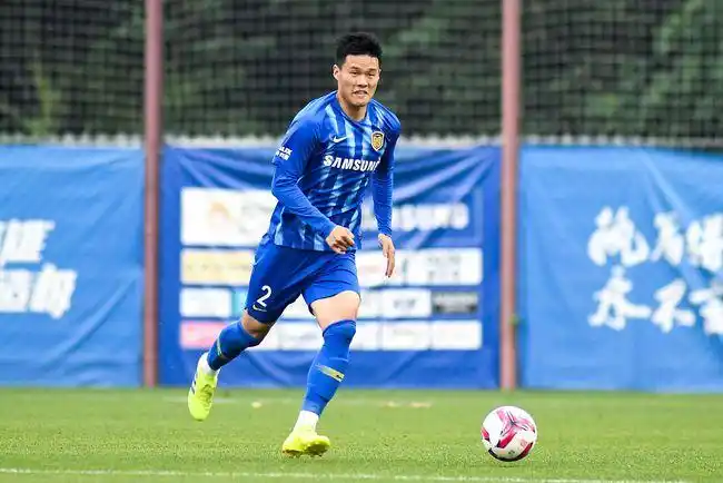 李昂已随山东泰山队训练,深圳队表示不服,李昂争夺战一触即发!