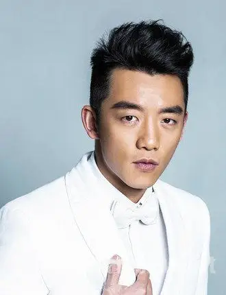 众男星演示莫西干发型 让你帅到没朋友:圆寸头9毫米最帅