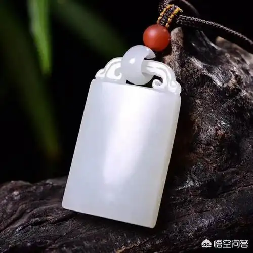 男人带什么玉吊坠好,适合男士佩戴的玉石首饰有哪些?