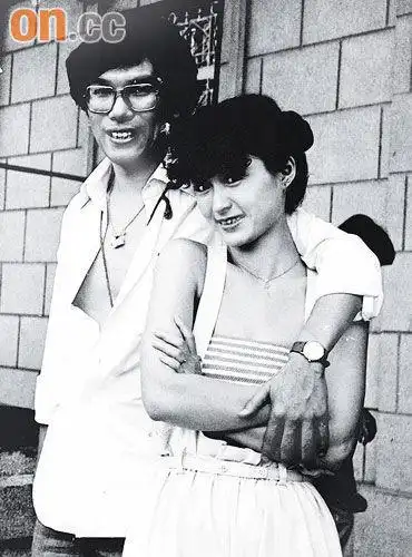 陈鸿烈拍戏途中猝死与前妻潘迎紫合影曝光