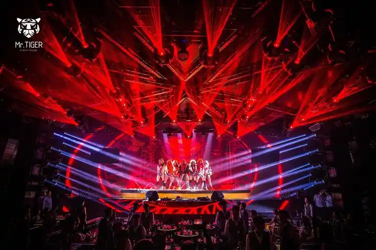 夜店摄影拾叁先生每日top1