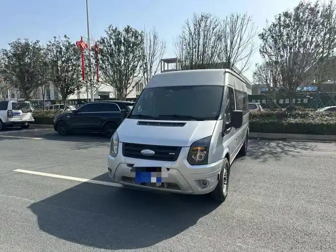 2017年加长版福特新世代柴油七座 极品车况