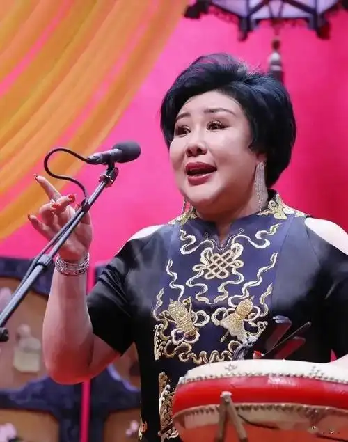 教育女孩,德云董事长王慧是个好榜样,登台是个角儿,居家特贤惠