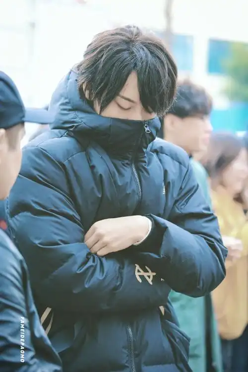 黄子韬在日本疯狂圈粉,樱花妹子们快被他迷得晕倒了