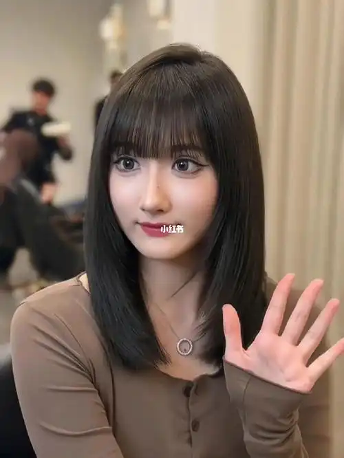 高级感减龄锁骨发