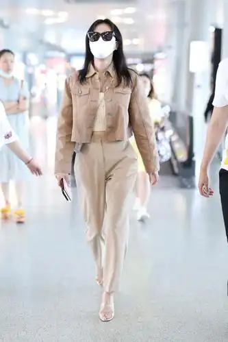 一周明星机场街拍大盘点,到底谁的穿搭更好看?