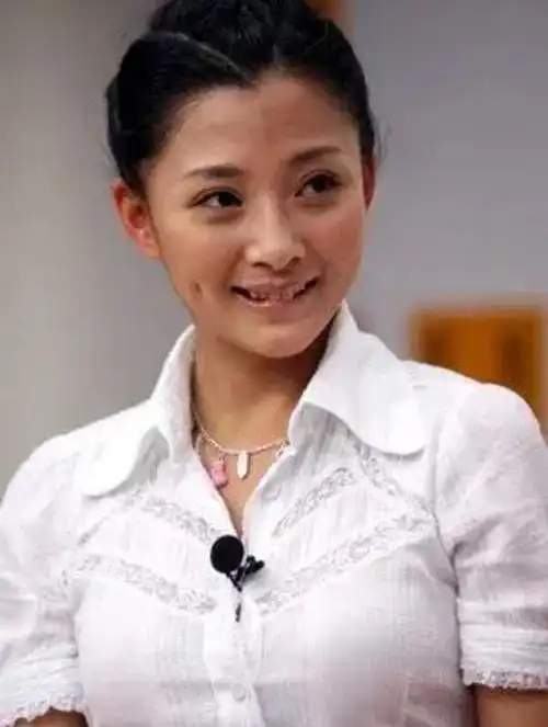 年轻时候的殷桃真如樱桃般甜蜜水嫩