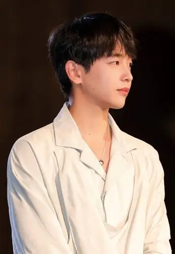 向往5果然没白练彭昱畅瘦出少年感颜值回到天天小兄弟时期