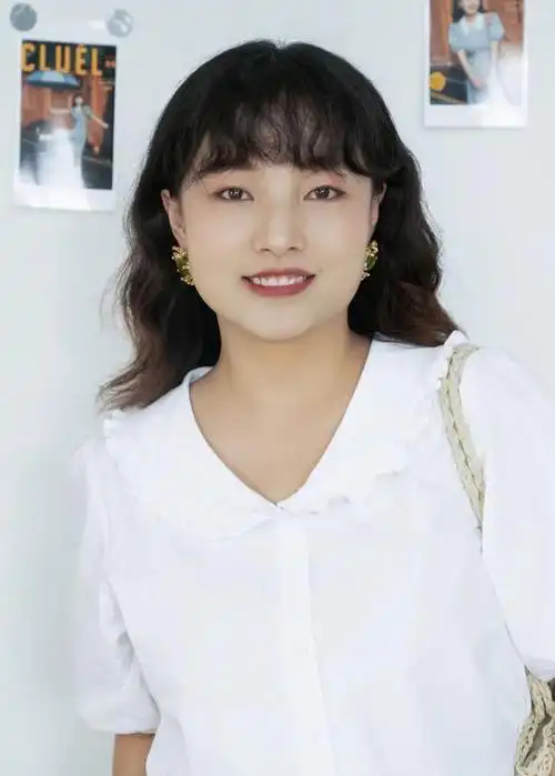 方脸宽额头发际线高适合什么发型(高发际线选什么发型)(14)