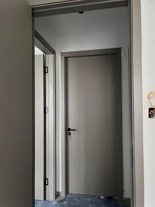 唯一满意的!卡其灰卧室木门