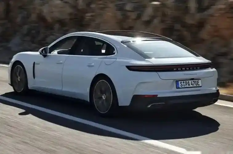 【e汽车】保时捷宣布panamera推出三款插电式混动车型-爱卡汽车爱咖号