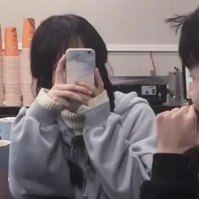 超甜的情侣头像真人挡脸高清图片