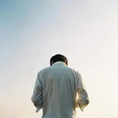 高清好看的男生帅气阳光背影头像图片