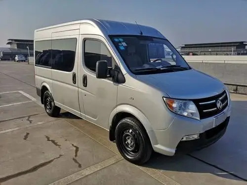 东风御风7座柴油