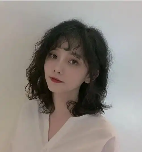 头发细软少发型怎么选烫小卷就对了