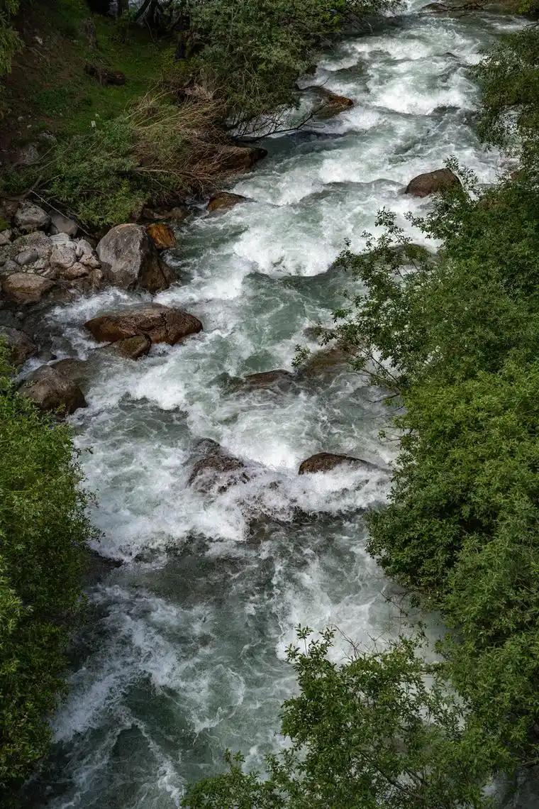 小河流水哗啦啦
