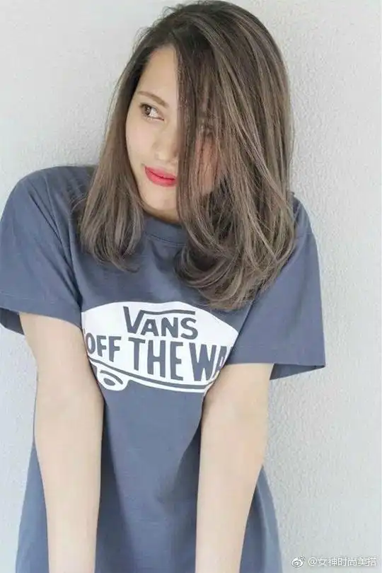 染头发非常推荐亚麻咖啡色,这是一个很有质感的颜色,无论白皮黑皮都能