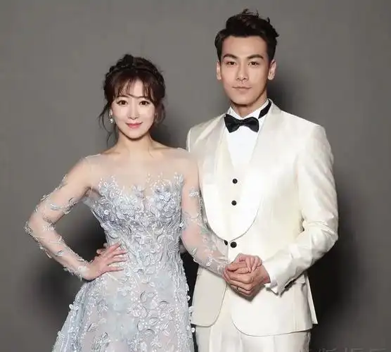 戴向宇爱情在我这很纯粹的与年龄无关我的父母也会尊重我的