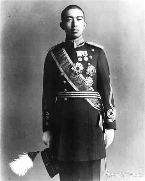 日本战败后,麦克阿瑟问天皇:你为何不切腹?天皇冷冷说了4个字 - 知乎