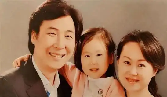 莫华伦:花甲之年铁树开新花,在65岁喜做新郎官迎娶娇妻王冰冰