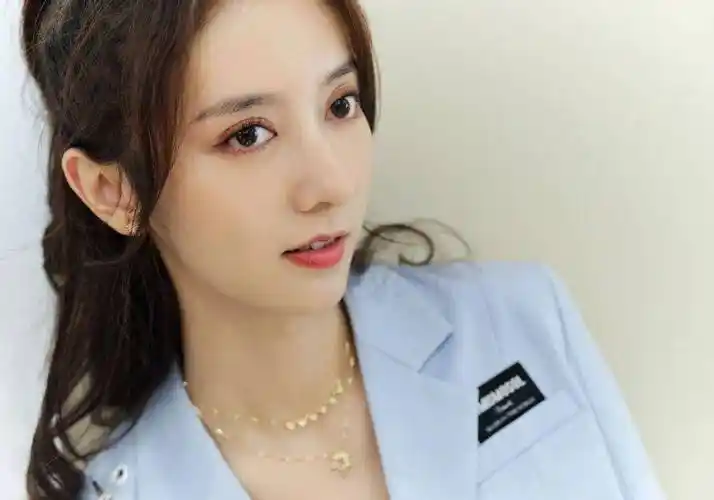 陈姝君,继佟丽娅之后的新一代女神_角色_苏北_亲爱的