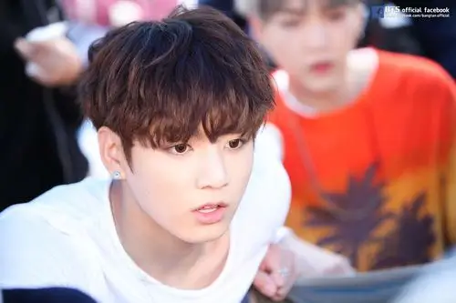 金南俊 金珍硕 闵玧其 田柾国 金泰亨 朴智旻 郑号锡 高清壁纸锁屏