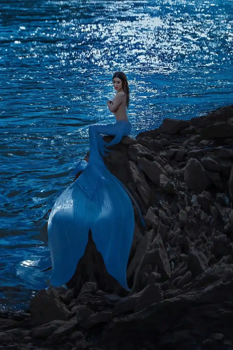 帮忙@迪士尼 能不能让我来演美人鱼.#这一秒只想在海里沉溺  - 抖音