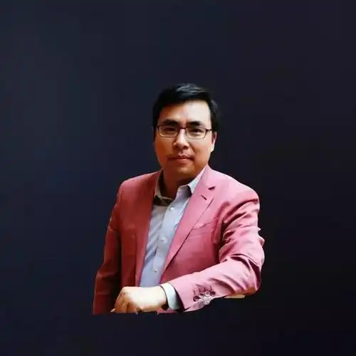 传统联企业互网化转型研究者,前微软战略合作总监刘润华人管理第一人