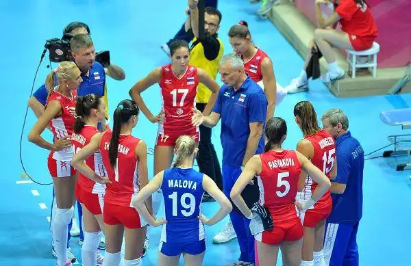 图文:俄罗斯女排3-1美国 俄罗斯队暂停