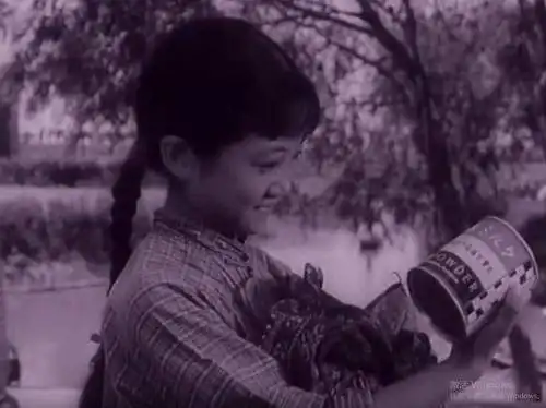 《小兵张嘎》中玉英扮演者李小燕去向并未成谜,她一直离电影很近