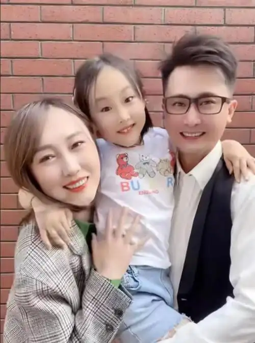 事实证明,41岁的"央视名嘴"杨帆,如今已经走上另一条康庄大道