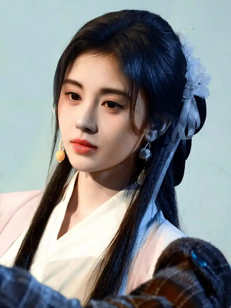 鞠婧祎# #鞠婧祎舞台# #鞠婧祎游山恋# #汉服美人图鉴