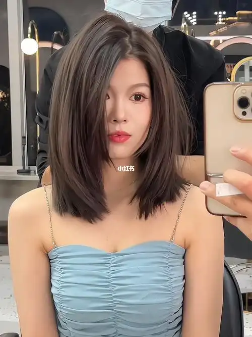 修饰各种脸型的锁骨发发型