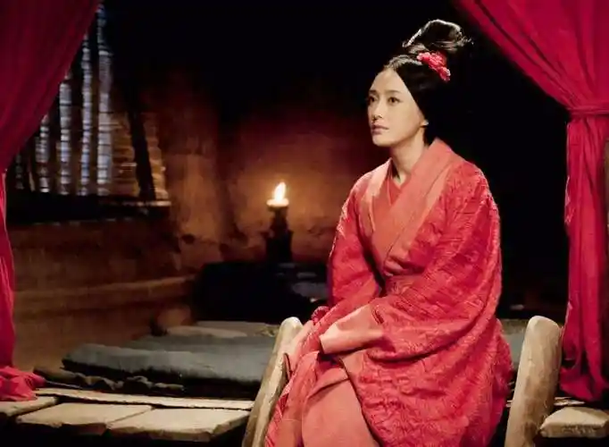 韩信墓前一副对联,寥寥十字,却诉尽他的一生,网友:真神作啊