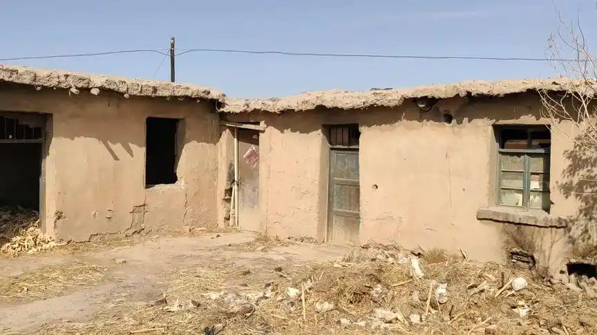 还记得那些年在农村生活住过的老土屋吗?满满的全是回忆!