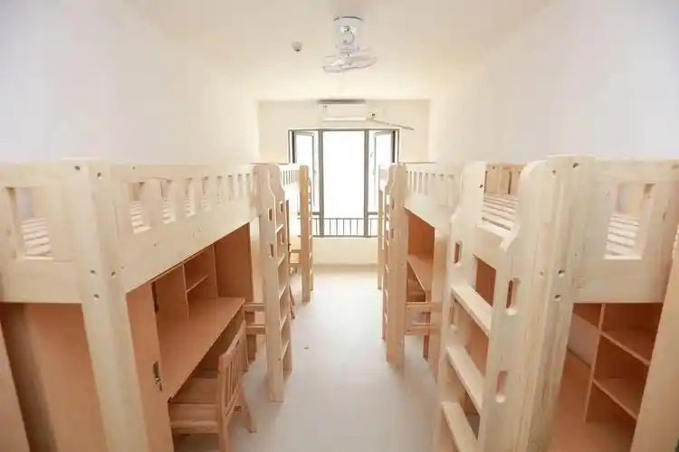 上面两图为本科生宿舍;最下面图为研究生宿舍哈尔滨工业大学(深圳)哈